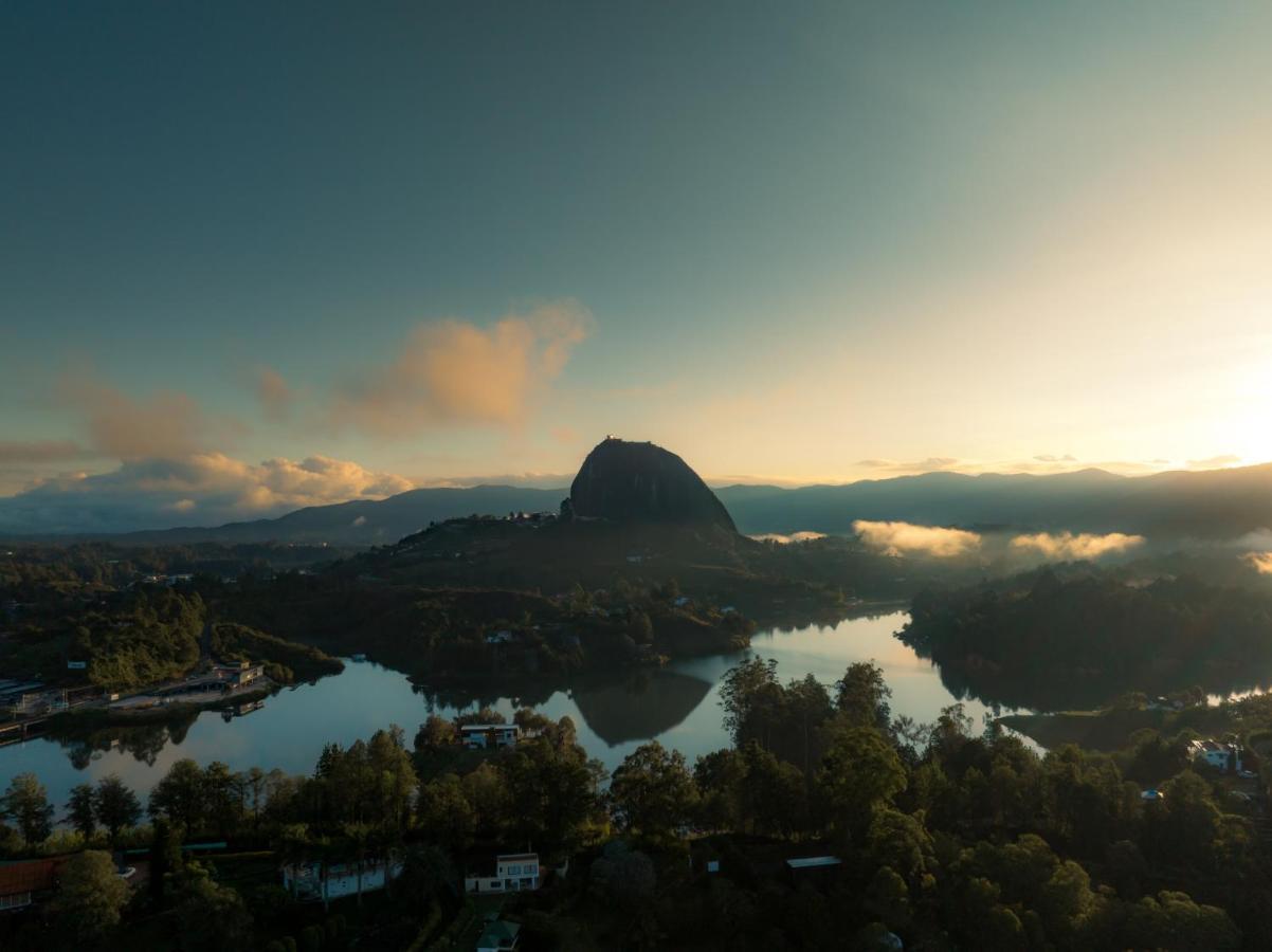 The Boato Hotel Guatapé Buitenkant foto Mount Warning