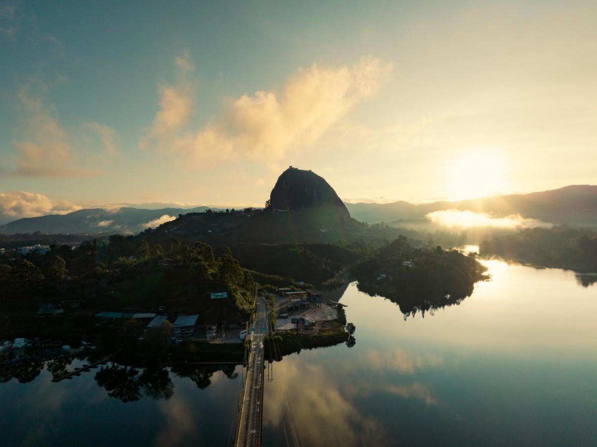 The Boato Hotel Guatapé Buitenkant foto Aerial view of Mount Warning