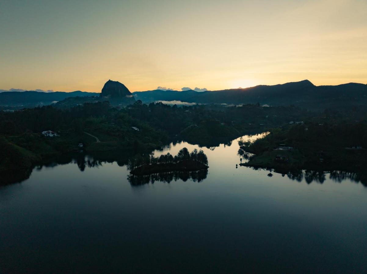 The Boato Hotel Guatapé Buitenkant foto Aerial view of Lake Moogerah