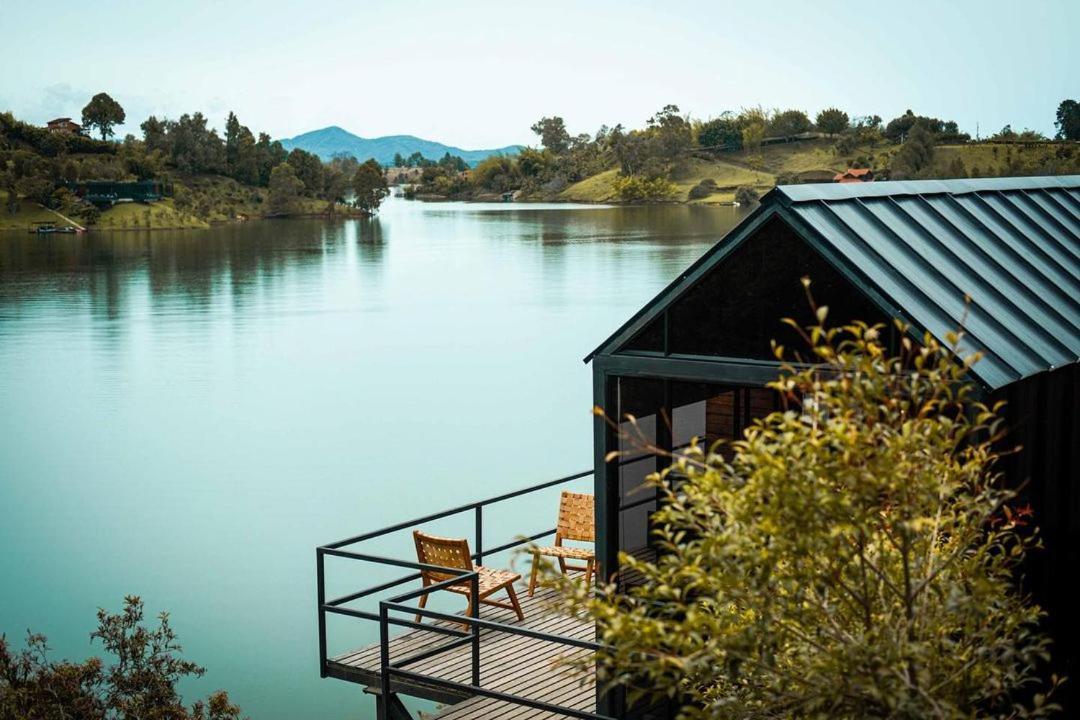 The Boato Hotel Guatapé Buitenkant foto View of the lake from the hotel