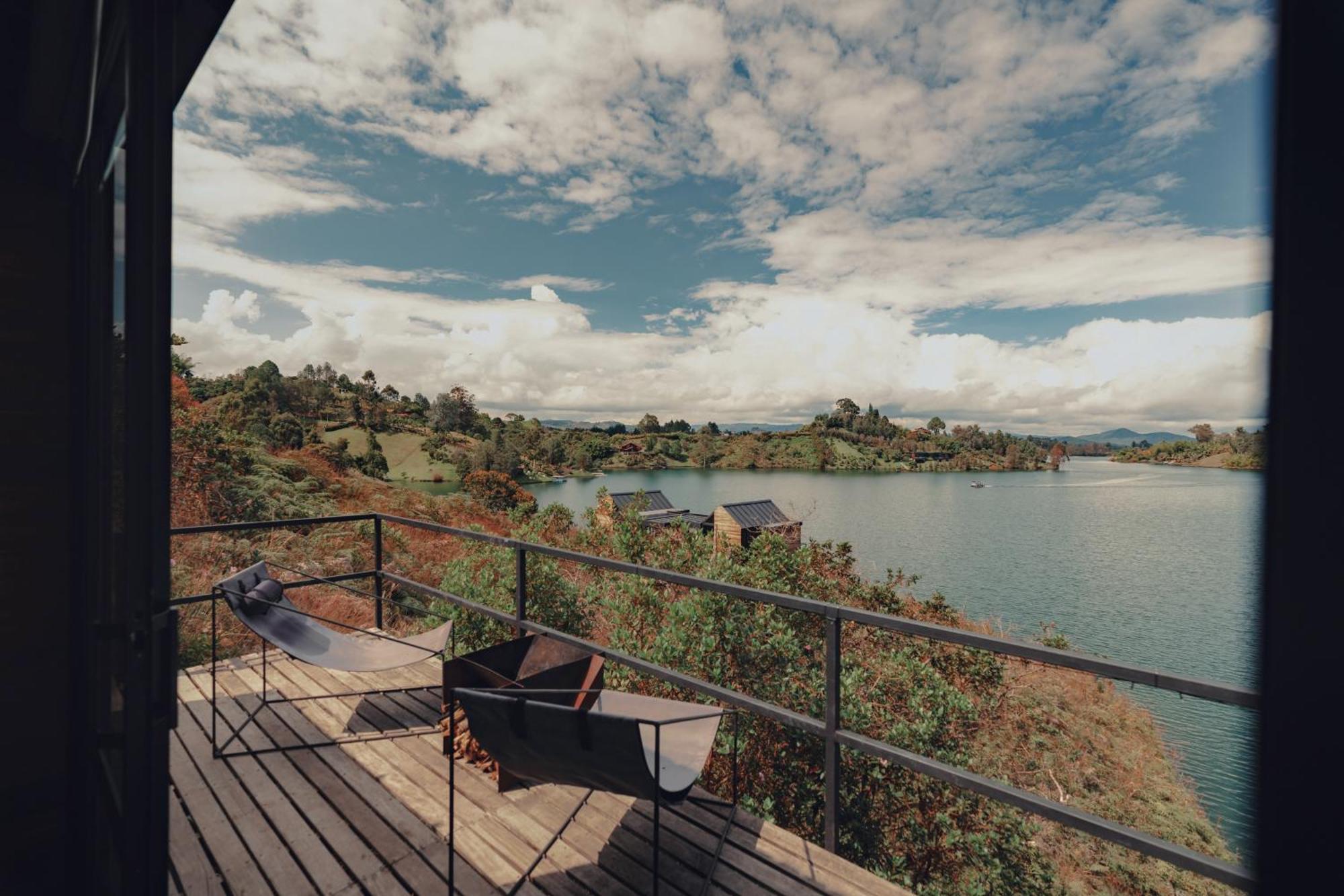 The Boato Hotel Guatapé Buitenkant foto View of the lake from the hotel